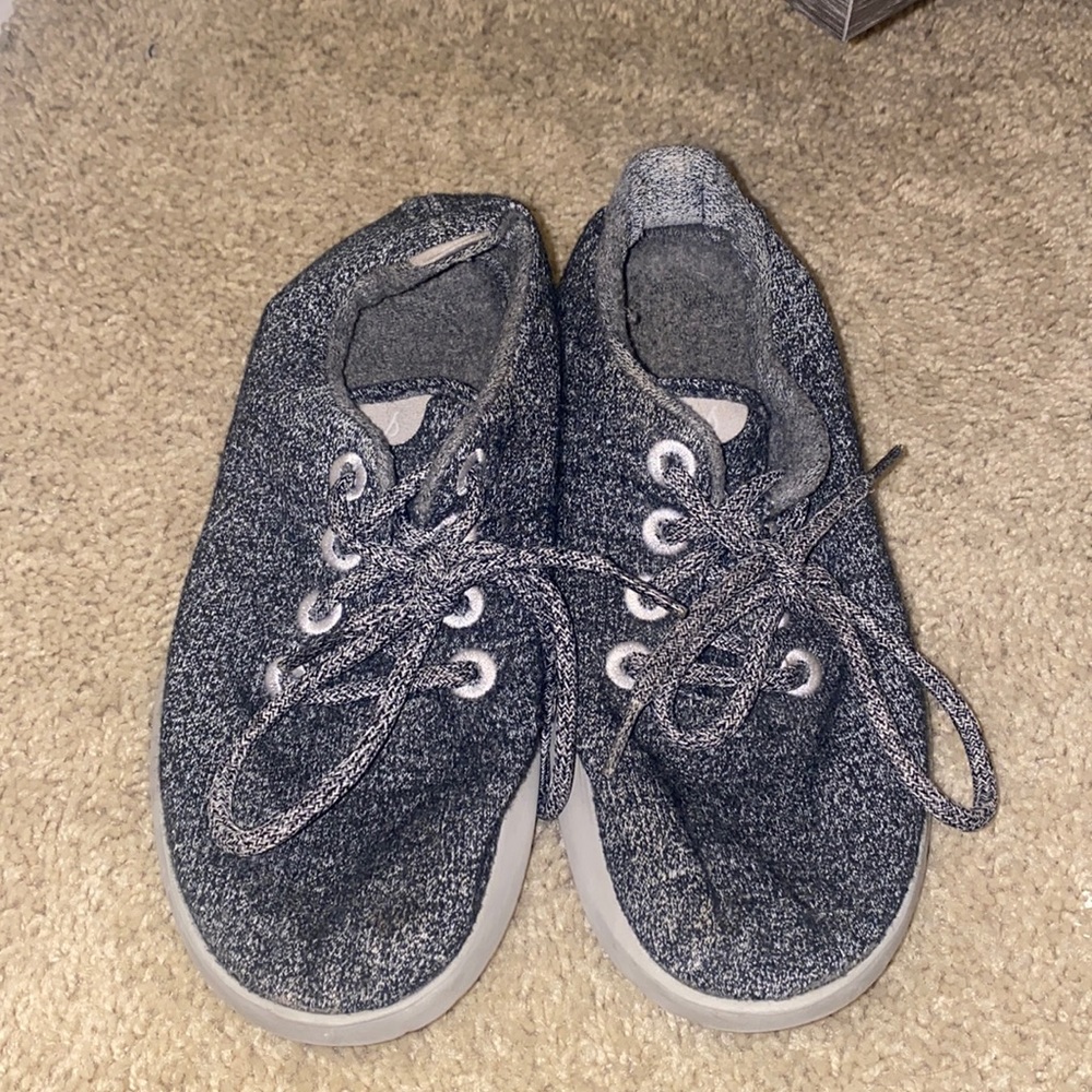 Allbirds grey wool runners - size 6
